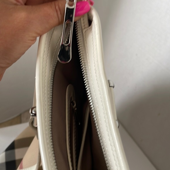 💯% AUTHENTIC LARGE BURBERRY SUPER NOVA CHECK TOTE BAG. - Picture 4 of 17